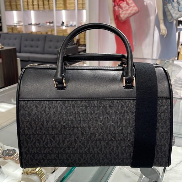 Michael Kors med Duffel Travel - Leather/Coated
NWT
35S2GTFU2B
BLACK - Picture 9 of 16